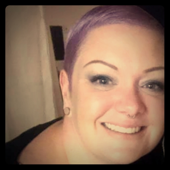 Meet your Posher, Brooke - Picture 1 of 1